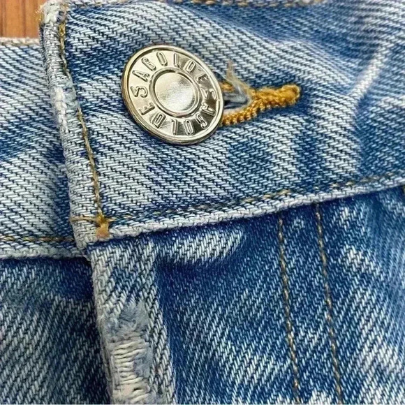 AGOLDE Parker Blue distressed shorts 32
Intentional distressing button fly - Picture 6 of 7